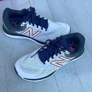 New Balance Fresh Foam 680v7- Women 8 wide